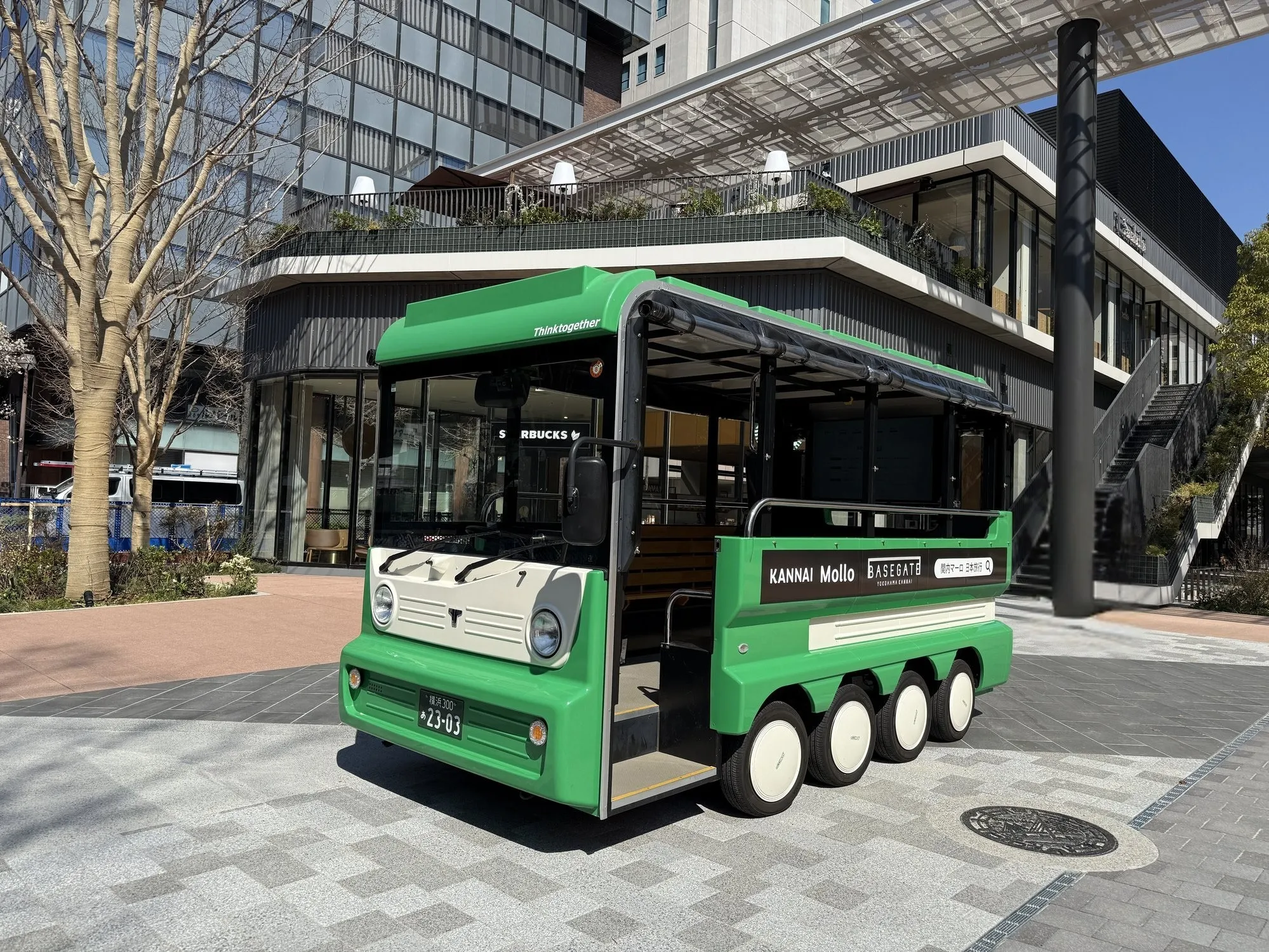 関内マーロの車両（停車中）